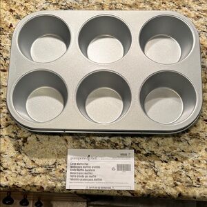 Pampered Chef Metallic Blue/Grey Muffin Pan